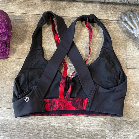Lululemon black red rose print strappy sport bra sweat times - Picture 3 of 5